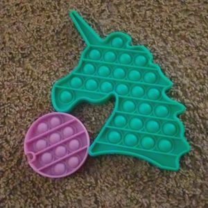 Unicorn pop it and a keychain pop it